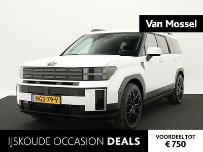 Wit Occasion 2025 Hyundai Santa Fe Premium SUV | € 55.640 (Eerlijke prijs)