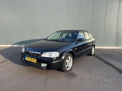 Zwart Occasion 1998 Mazda 323 | € 995