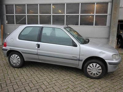 Grijs (metallic) Gebruikt 2000 Peugeot 106 Hatchback | € 950