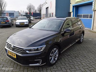 Zwart Occasion 2016 VW Passat Highline Stationwagen | € 9.500 (Eerlijke prijs)
