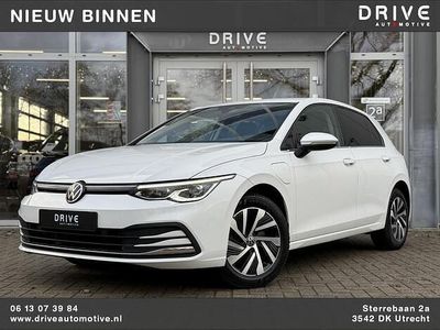 Wit Gebruikt 2020 VW Golf VIII Style Hatchback | € 19.500 (Goede deal)
