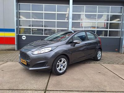 Grijs Gebruikt 2015 Ford Fiesta Titanium Hatchback | € 9.450 (Eerlijke prijs)