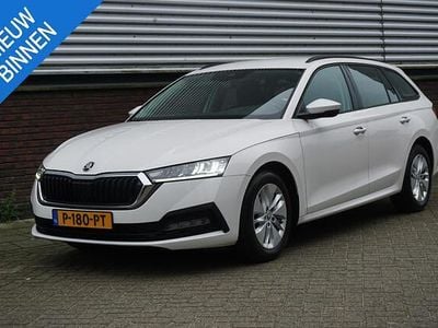 Wit Gebruikt 2022 Skoda Octavia Stationwagen | € 16.950 (Goede deal)