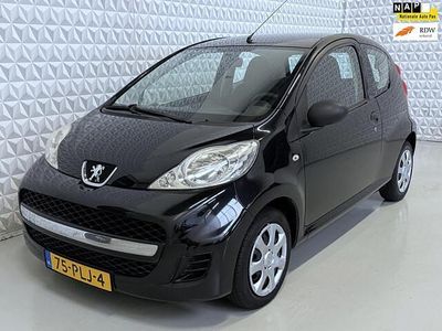Zwart (metallic) Gebruikt 2011 Peugeot 107 Hatchback | € 1.999 (Eerlijke prijs)
