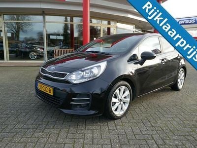 Zwart Gebruikt 2016 Kia Rio Hatchback | € 9.250 (Eerlijke prijs)