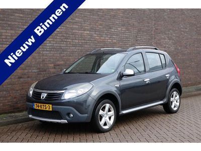 tweedehands Dacia Sandero 1.6 Stepway, airco, 5 deurs, zwart metallic, mooie frisse auto