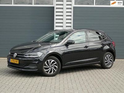 Zwart Occasion 2018 VW Polo Highline Hatchback | € 13.995 (Iets duurder)