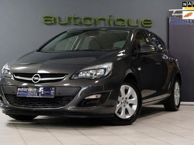 tweedehands Opel Astra 1.4 Turbo Edition 140pk automaat/navi/clima/bluetooth