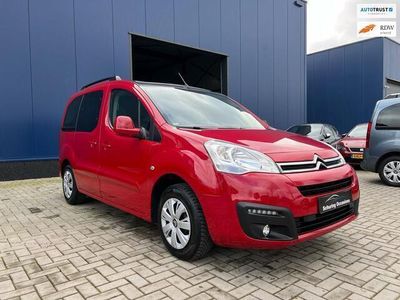 Rood, metallic lak Gebruikt 2018 Citroën Berlingo XTR MPV | € 12.999 (Goede deal)