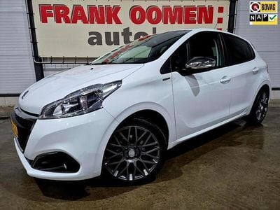 Wit Occasion 2019 Peugeot 208 Signature Sky Hatchback | € 8.950 (Eerlijke prijs)