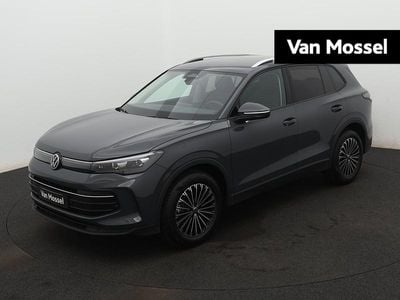 Grijs Gebruikt 2024 VW Tiguan Edition SUV | € 46.900 (Duur)