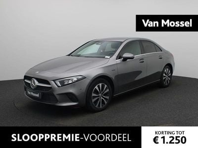 Grijs Gebruikt 2020 Mercedes A250 Business Sedan | € 22.900 (Goede deal)