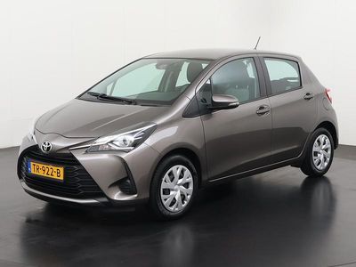 Grijs Occasion 2018 Toyota Yaris Hatchback | € 11.395 (Eerlijke prijs)