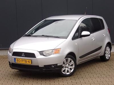 Grijs (metallic) Gebruikt 2011 Mitsubishi Colt Edition Hatchback | € 3.990 (Goede deal)