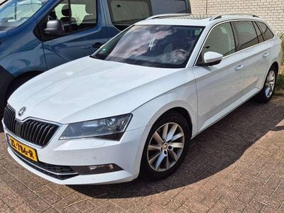 Wit Gebruikt 2019 Skoda Superb Business Line Stationwagen | € 11.500 (Eerlijke prijs)