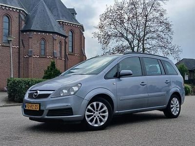 Grijs Gebruikt 2005 Opel Zafira Enjoy MPV | € 1.499 (Eerlijke prijs)
