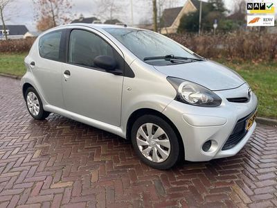 Occasion Toyota Aygo Comfort 68 PK (50 kW) 2013 Grijs Hatchback
