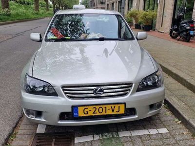 Lexus IS200