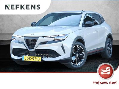 Beige Gebruikt 2025 Alfa Romeo Junior Edizione Speciale SUV | € 34.925 (Eerlijke prijs)