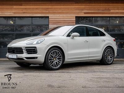 Creme Gebruikt 2022 Porsche Cayenne SUV | € 79.950 (Eerlijke prijs)