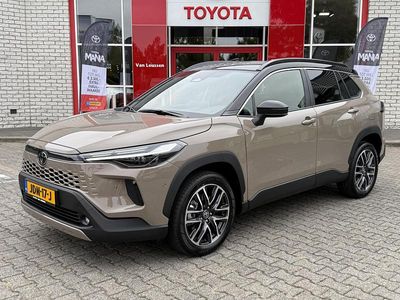 Bruin Nieuw 2025 Toyota Corolla Cross Executive SUV | € 47.400 (Iets duurder)