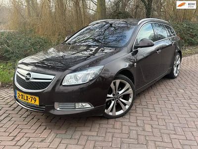 Bruin (metallic) Occasion 2012 Opel Insignia Cosmo Stationwagen | € 3.950 (Eerlijke prijs)