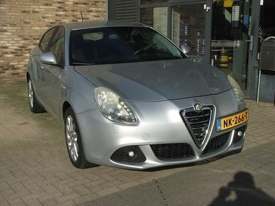 Occasion Alfa Romeo Giulietta Distinctive 170 PK (125 kW) 2010 Grijs Hatchback