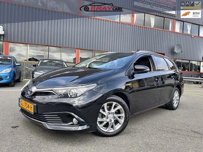 Zwart Occasion 2015 Toyota Auris Touring Sports Stationwagen | € 8.999 (Eerlijke prijs)
