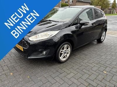 Zwart Gebruikt 2014 Ford Fiesta Titanium Hatchback | € 3.950 (Eerlijke prijs)