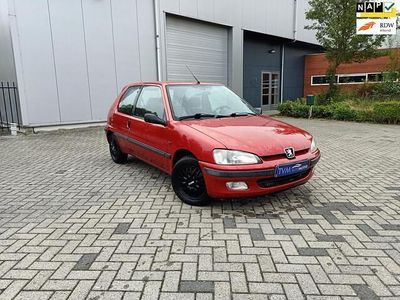 Peugeot 106