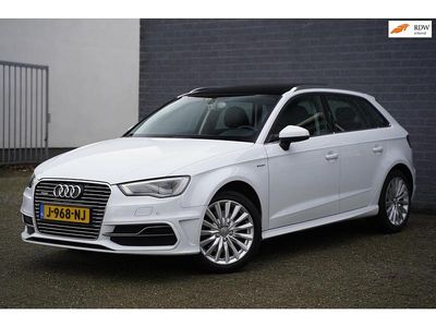 Wit Gebruikt 2015 Audi A3 Attraction Hatchback | € 13.450 (Eerlijke prijs)