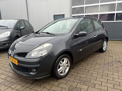 Grijs Occasion 2006 Renault Clio II Hatchback | € 1.195 (Eerlijke prijs)