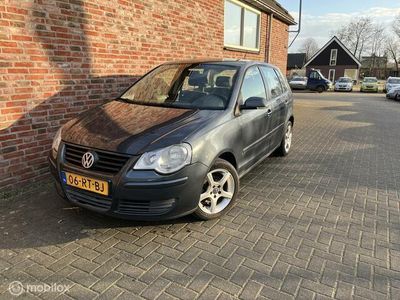 Blauw Occasion 2005 VW Polo Hatchback | € 2.950