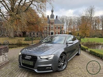 Grijs (metallic) Gebruikt 2012 Audi A5 Sportback Proline Hatchback | € 9.944 (Eerlijke prijs)