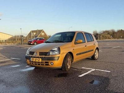 Gebruikt 2002 Renault Clio II Dynamique Sedan | € 2.000 (Eerlijke prijs)