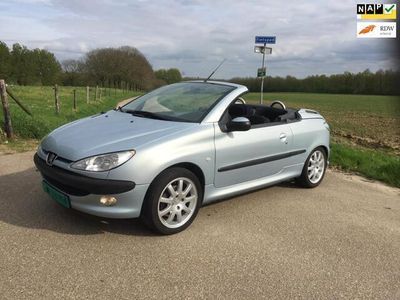 tweedehands Peugeot 206 CC 1.6-16V nwe apk bij aflevering , elektrisch cabriodak werkt , mooie nette goedlopende auto