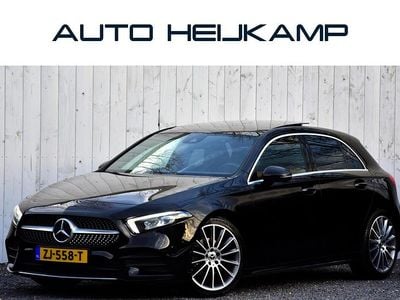Zwart (metallic) Gebruikt 2018 Mercedes A200 Premium Hatchback | € 24.950 (Eerlijke prijs)