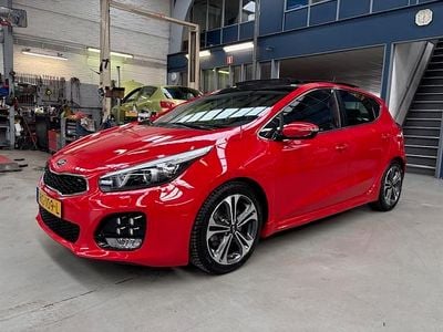 Rood Occasion 2015 Kia Ceed GT-Line Hatchback | € 10.250 (Eerlijke prijs)