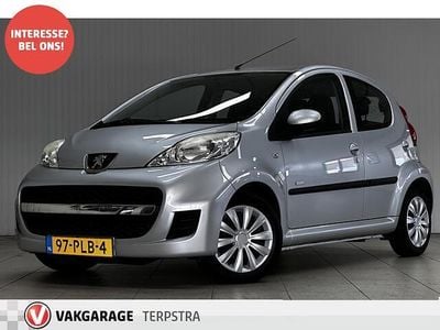 Grijs (metallic) Gebruikt 2011 Peugeot 107 Hatchback | € 2.375 (Eerlijke prijs)