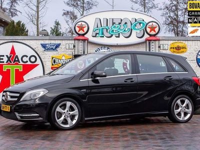 Zwart Gebruikt 2012 Mercedes B200 Ambition MPV | € 9.950 (Eerlijke prijs)