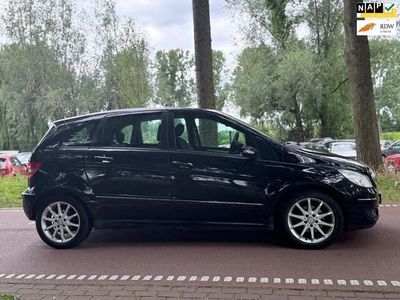 Mercedes B200