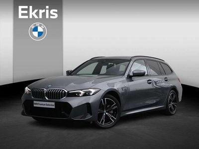 Grijs Gebruikt 2024 BMW 330e M Sport Stationwagen | € 46.900 (Goede deal)