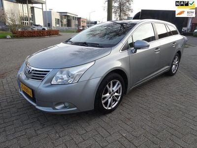 Grijs (metallic) Gebruikt 2011 Toyota Avensis Business Edition Stationwagen | € 7.975 (Eerlijke prijs)