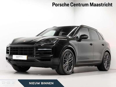 Zwart Occasion 2023 Porsche Cayenne SUV | € 109.750 (Duur)