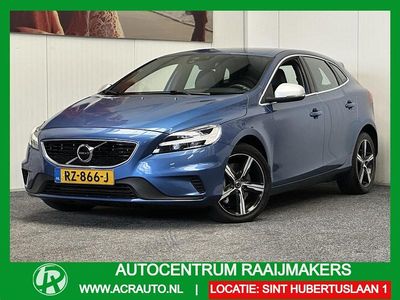 Blauw Gebruikt 2018 Volvo V40 R-Design Hatchback | € 17.950 (Eerlijke prijs)