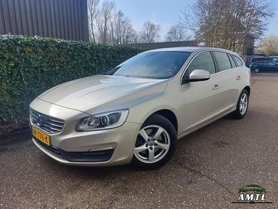 Bruin Occasion 2017 Volvo V60 Stationwagen | € 15.900
