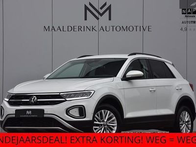 Wit Gebruikt 2022 VW T-Roc Life SUV | € 21.440 (Goede deal)