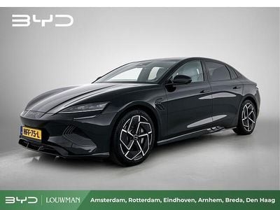 Zwart metallic Gebruikt 2025 BYD Seal Design Sedan | € 40.950 (Eerlijke prijs)