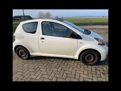 Wit Occasion 2011 Toyota Aygo Cool Hatchback | € 2.950 (Eerlijke prijs)