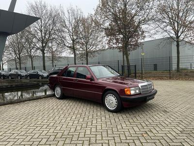 tweedehands Mercedes 190 -Serie | E 1.8 Avantgarde rosso | Limited production |